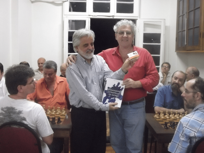 Livro dominando estrategias xadrez johan hellsten