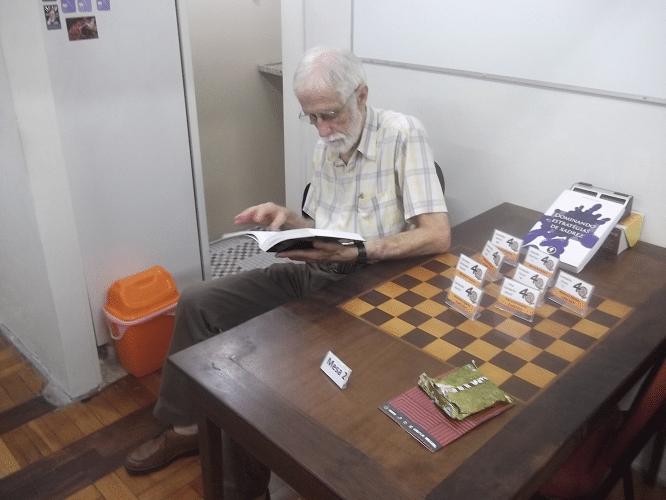 Livros encontrados sobre Johan hellsten dominando estrategias de xadrez