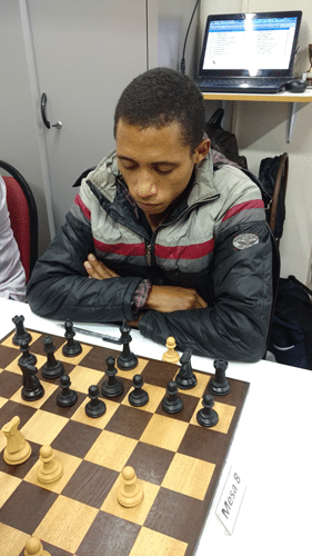 Raffael Chess - Já jogou de PRETAS contra o Chess Titans