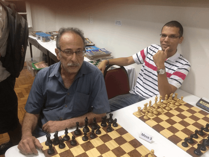 Raffael Chess - Já jogou de PRETAS contra o Chess Titans