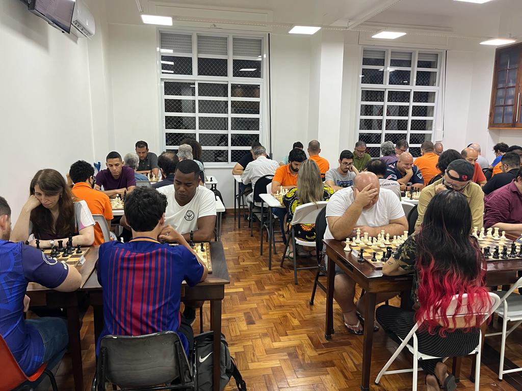 Torneio de xadrez on-line atrai personalidades e movimenta os shoppings da  Gazit Brasil no mundo virtual